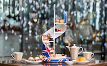 コンラッド大阪の「Falling for Autumn Sweets」イングリッシュアフタヌーンティー。英国らしい上品さを表現したメニュ－の数々