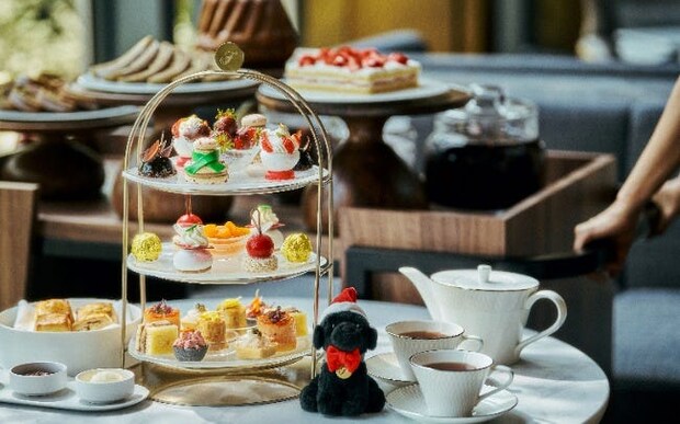 「フェアモント東京」の洗練された色鮮やかなクリスマス アフタヌーンティーを体験。ホリデーのワクワク感がぎゅっ!