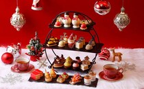 ANAインターコンチネンタルホテル東京「フェスティブ・アフタヌーンティー」。雪だるまやクリスマスモチーフのスイーツ12種など