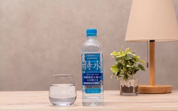 "内臓脂肪を減らすのを助ける"機能性関与成分を新採用！サントリーから、「特水」が発売