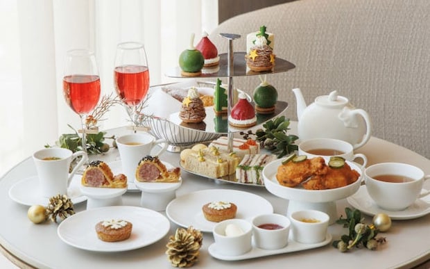 フォーシーズンズホテル丸の内 東京「フェスティブ アフタヌーンティー」。心が温まるクリスマスモチーフのスイーツ＆セイボリー