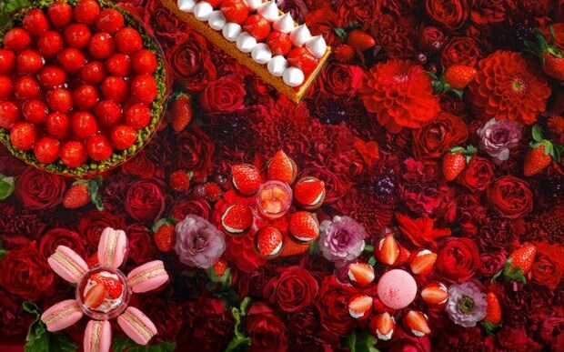 ホテルニューオータニ大阪の“恋するいちご”がテーマのスイーツビュッフェ。新スーパーあまおうショートケーキやパンケーキも