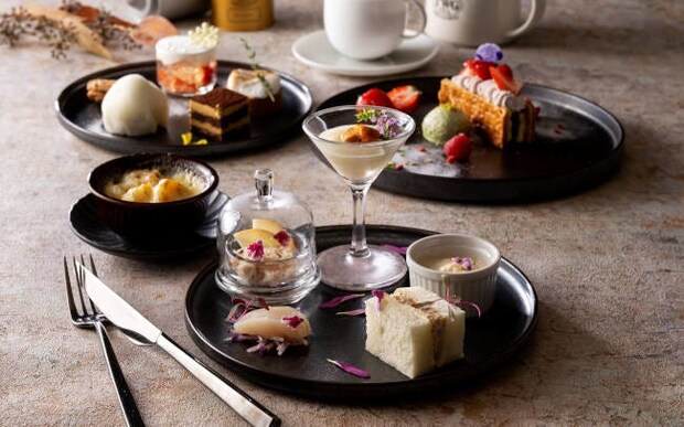 インターコンチネンタル横浜Pier 8（ピアエイト）の冬アフタヌーンティー。雪のような純白スイーツ、ミルフィーユなど