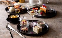 インターコンチネンタル横浜Pier 8（ピアエイト）の冬アフタヌーンティー。雪のような純白スイーツ、ミルフィーユなど