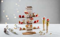 東京ベイ潮見プリンスホテルの「いちごアフタヌーンティー～Strawberry Symphony～」。タルトなど、いちご尽くしのスイーツ全7種