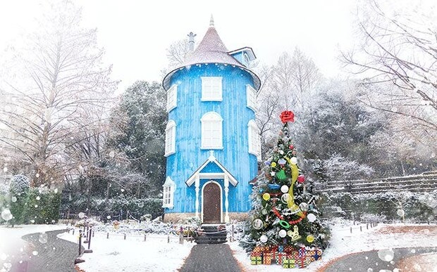 ムーミンバレーパークで初のクリスマスイベント「ムーミン谷のクリスマス」。オーロラ、冬花火、新キャラとのグリーティングも