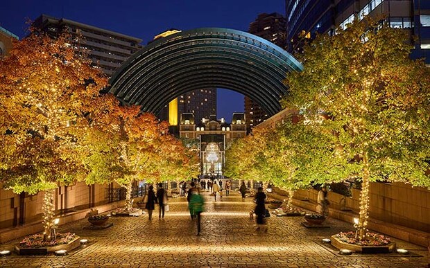 恵比寿ガーデンプレイス「Baccarat ETERNAL LIGHTS-歓びのかたち-」。世界最大級バカラシャンデリア、マルシェも