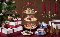 ウェスティン都ホテル京都のクリスマスアフタヌーンティー。スノードームのようなショートケーキやマカロンのクリスマスツリーも