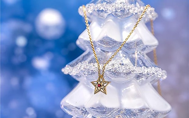 コニカミノルタプラネタリウムで、クリスマスフェア「Gift of Stars ~星のかけらの贈り物~」。ギフトアイテムや限定メニューも