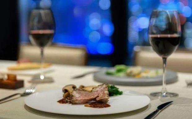 大阪のホテルで過ごすクリスマスディナー5選。日本初上陸ホテルやキャビア、フォアグラ、鮑など高級食材も