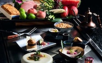 ザ・リッツ・カールトン東京の鉄板焼アフタヌーンティーが人気！毎週末満席の予約必須メニュー