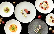 銀座で“大人のクリスマスデート”が叶うレストラン5選。夜景を望むシートやラグジュアリーホテル、船上ディナーまで