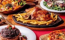 5,000円以下！東京の高コスパなクリスマスディナー6選。和牛ローストビーフやホールケーキ付き、幻想的なアクアリウムも