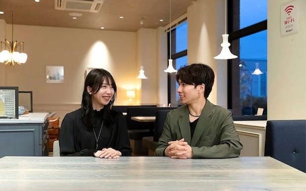 冬のみなとみらいで最高のイルミデート！TikTok人気カップル“りむおま！”が実証。ディナーはまるでリゾートな海辺レストラン