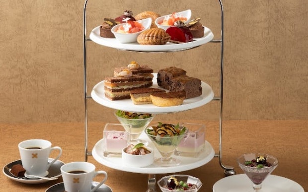 帝国ホテル 東京のチョコレートアフタヌーンティー。スイーツはもちろん、遊び心溢れるドリンクやセイボリーまでカカオ尽くし