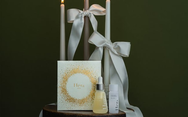 舟山久美子さんのスキンケアブランド「Herz skin」より、2025年ホリデー限定コフレが登場