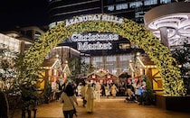 雑貨やスイーツも！クリスマス気分を味わえる「麻布台ヒルズ クリスマスマーケット」でデート＆心温まる家庭料理ディナー