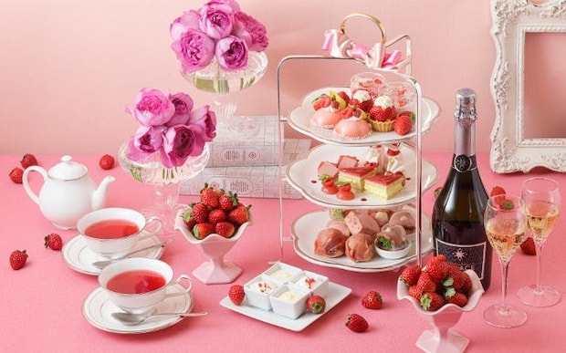 グランドニッコー東京 台場のいちごアフタヌーンティー。いちごの王様・あまおうを贅沢に使用したスイーツ&セイボリーがずらり