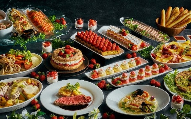 グランド ハイアット 東京のストロベリー セミビュッフェディナー。選べるメイン料理に、前菜&いちごスイーツのビュッフェ付き