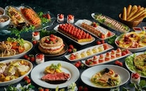 グランド ハイアット 東京のストロベリー セミビュッフェディナー。選べるメイン料理に、前菜＆いちごスイーツのビュッフェ付き