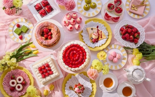 京王プラザホテル「ストロベリースイーツブッフェ」。王道のショートケーキ、パティシエが目の前で仕上げるクレープやドーナツも
