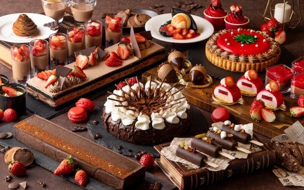 サンシャインシティプリンスホテル「ストロベリー＆ショコラスイーツブッフェ」。いちごとチョコレートを使ったスイーツがずらり