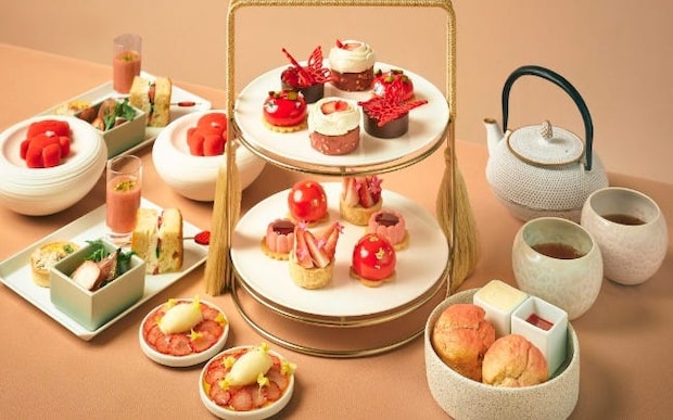 ヒルトン京都のストロベリーアフタヌーンティー。京都府八幡市の農場から届く、ルビー色に輝く完熟いちごを使ったスイーツの数々