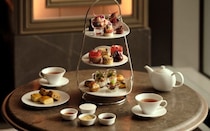 ジャヌ東京の「チョコレート×いちご」アフタヌーンティー。バレンタインにぴったりのチョコレートギフトも