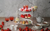 びわ湖大津プリンスホテルのストロベリーアフタヌーンティー。滋賀県のオリジナルいちご「みおしずく」を使用したスイーツを堪能