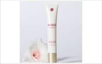 小嶋陽菜がプロデュースするROSIER by Her lip toのフェムケアラインから、ブライトセラムが発売