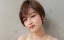 2025年秋のトレンドの「ココアグレージュ」で上品なムードを楽しんで