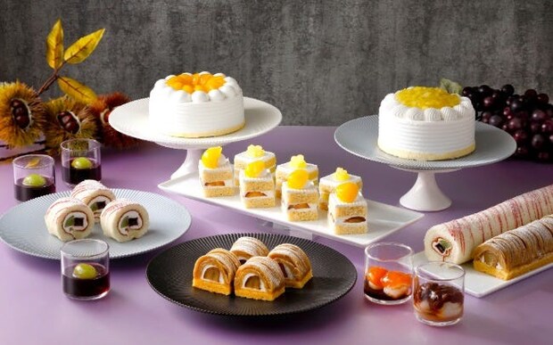 ホテルニューオータニの「スーパースイーツビュッフェ2025～栗とぶどう～」。モンブランやショートケーキ、グレープゼリーなど