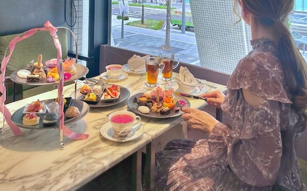 ホテル日航大阪のハロウィンアフタヌーンティーを体験!和栗のモンブランやピンクカラーのかわいいスイーツ