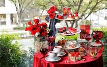 ザ ストリングス 表参道からいちご×ローズのエレガントなアフタヌーンティーが登場。ビジュアルの美しさにも感動！