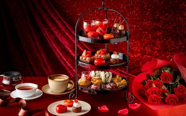 チョコレートとベリーが織り成す美しいスイーツを堪能。アートなホテルのチョコレートアフタヌーンティー