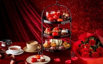 チョコレートとベリーが織り成す美しいスイーツを堪能。アートなホテルのチョコレートアフタヌーンティー