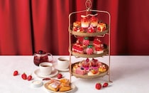 ローズホテル横浜の「苺づくしのアフタヌーンティー」。かわいすぎるいちごスイーツといちごを使ったセイボリーが勢揃い！