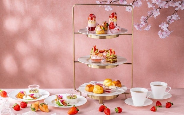 ストリングスホテル東京に桜×いちごのアフタヌーンティーが登場。ブランドいちごと桜のスイーツで春を感じて
