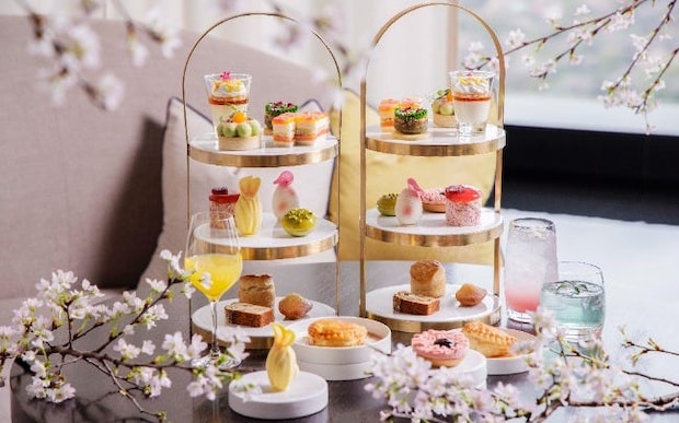 フォーシーズンズホテル東京大手町の「桜スプリングアフタヌーンティー」は桜とヨーロッパの春がテーマ。春の訪れを五感で感じて