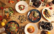 渋谷で昼飲み！ゆったり楽しめるレストラン10選。おしゃれなプール付きテラス席や3時間飲み放題、ホールケーキの用意も