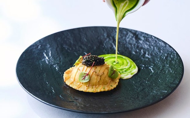 「メゾン ポール・ボキューズ」で特別な食体験。優雅な空間で、世界中の美食家を魅了する名店のフランス料理を