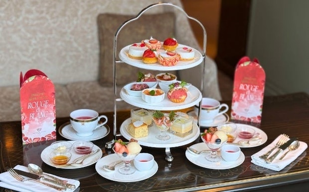 帝国ホテル 東京のいちごアフタヌーンティーを体験。“赤と白”をテーマにした、いちご大福パンやサンデーなどのスイーツ