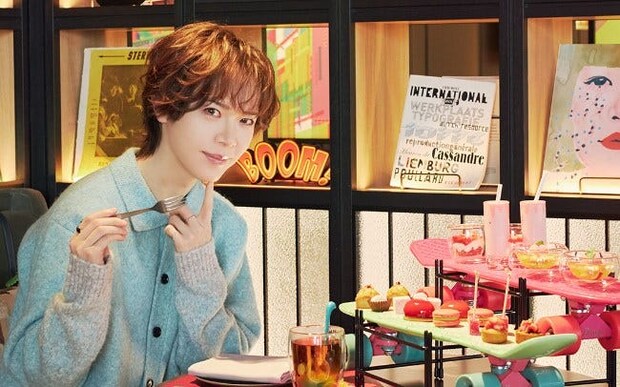 ヒプステ俳優・三井淳平さんがいちごアフタヌーンティーを体験!スケボー型スタンドが個性的な渋谷のホテル