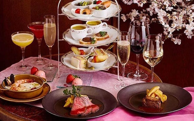 オズモールアワード・ディナー口コミ1位！ロイヤルパークホテルの編集部レポ。夜のアフタヌーンティーを英国クラシックな空間で