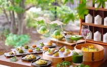 メロンやキウイを使ったHOTEL THE MITSUI KYOTOの「新緑アフタヌーンティー」。メロンパフェのオプションも！