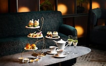 JWマリオット・ホテル東京の抹茶アフタヌーンティー。上久保茶園が厳選した抹茶を使ったパフェやセイボリーが勢揃い