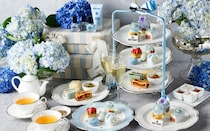 グランドニッコー東京 台場とマリークワントがコラボ。水色を基調にした美しいスイーツが並ぶ初夏のアフタヌーンティー