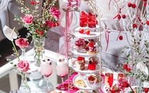 ホテル インターコンチネンタル 東京ベイ×リンツチョコレートがコラボ。チェリー＆ローズの初夏限定アフタヌーンティー