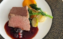 今春スタートした絶景ホテルビュッフェに感動！オーシャンビューの店内で味わう華やか前菜、パティシエ特製スイーツに生いちごも