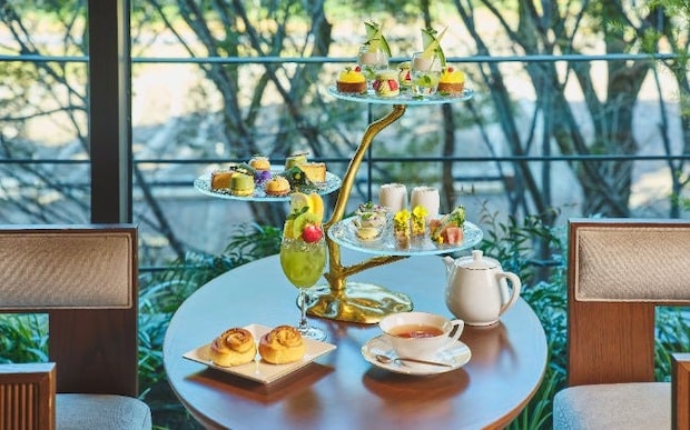 TIAD, オートグラフ コレクションの初夏アフタヌーンティー。新緑をテーマに、メロンやミントなどの爽やかスイーツが勢揃い